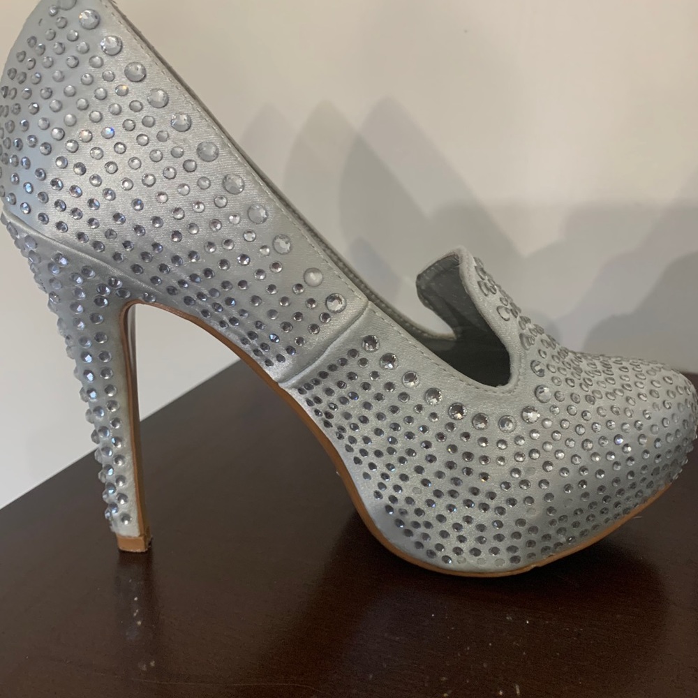 Heels - Picture 4 of 11